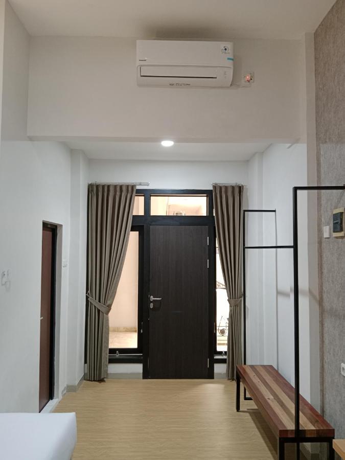 Andita Syariah Hotel Surabaya Exterior foto