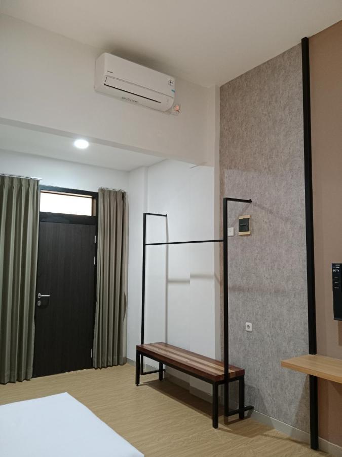 Andita Syariah Hotel Surabaya Exterior foto